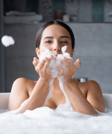 Moderne Badewanne aus der Lumina Badausstellung